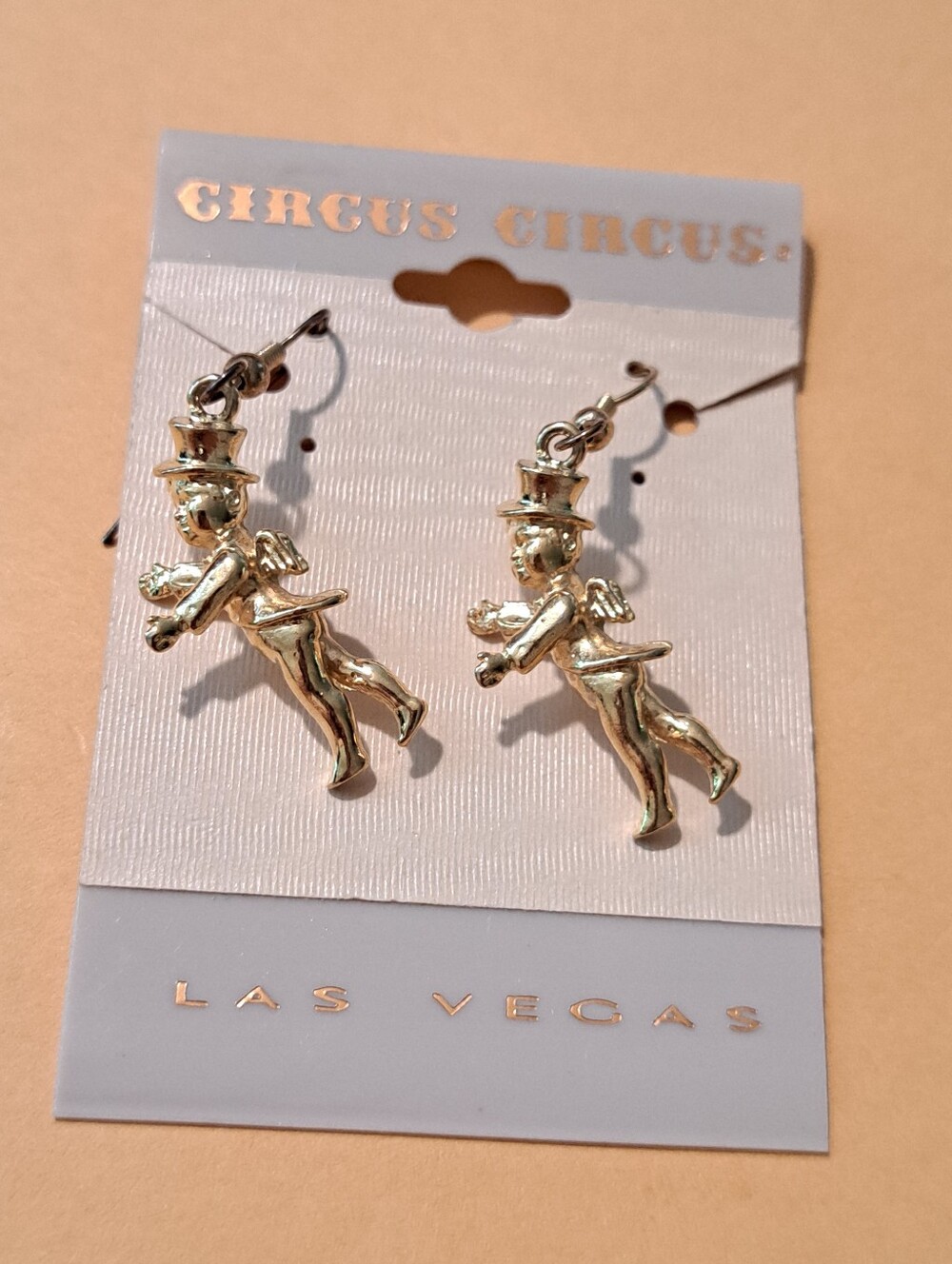 New Circus Circus Las Vegas Gold Tone Cupid With Wings Dangle Drop Earrings